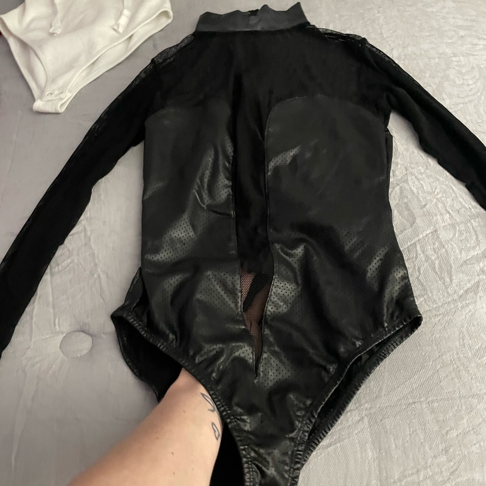 Bodysuits - Picture 5 of 6